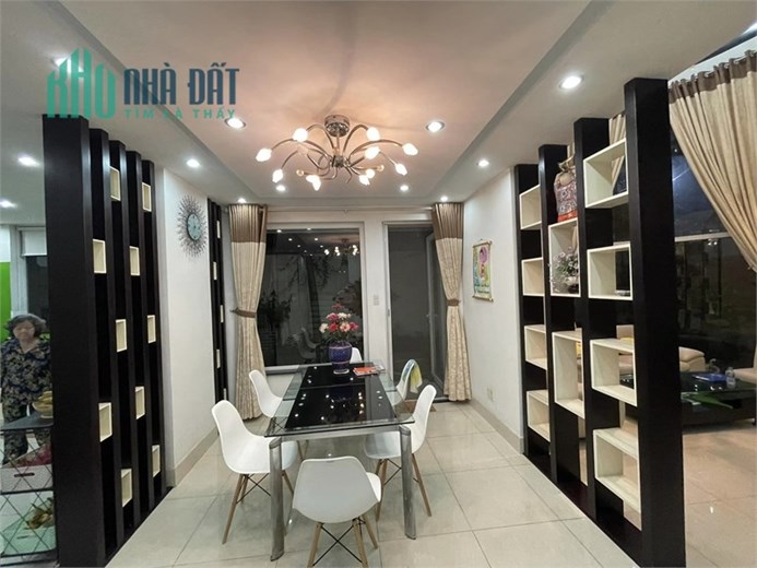 Nhà Đặng Văn Bi Thủ Đức, Xe Hơi Đậu Trong Nhà, DT 5x18M, 3 Tầng, Ngay Ngã Tư Bình Thái, Giá Nhỉnh 5