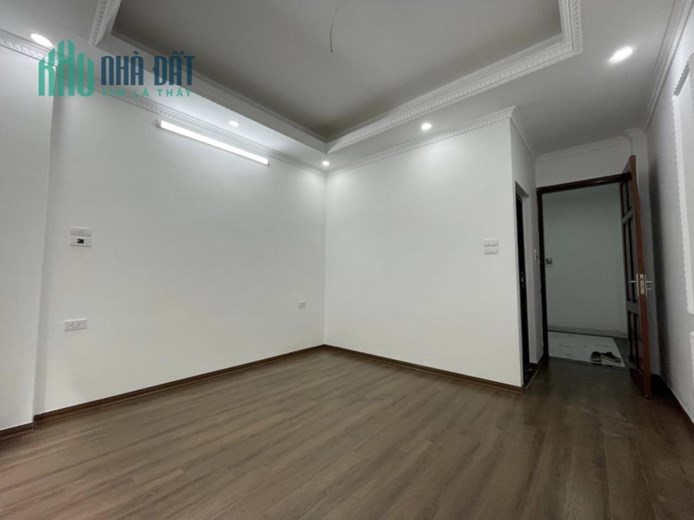 40m 6 Tầng 4.5 Tỷ Phố Hoàng Hoa Thám. Nhà Xây Mới Koong Thang Máy Chạy Vù Vù. Chủ Cần Bán Nhanh