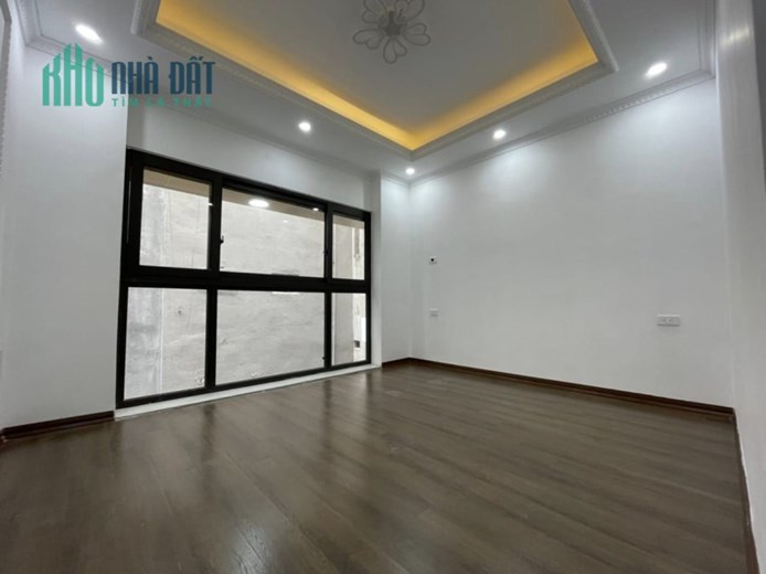 40m 6 Tầng 4.5 Tỷ Phố Hoàng Hoa Thám. Nhà Xây Mới Koong Thang Máy Chạy Vù Vù. Chủ Cần Bán Nhanh