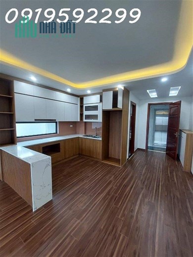 BÁN GẤP NHÀ TRẦN DUY HƯNG - 7 TẦNG THANG MÁY LÔ GÓC -  NHÀ MỚI TINH - Ô TÔ VÀO NHÀ