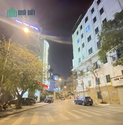 95m Mặt Tiền 5.1m Phố Lạc Long Quân. Lô Góc Ngõ Thông Tứ Tung Tiện Ích Ngập Tràn. Chủ Cần Bán Gấp