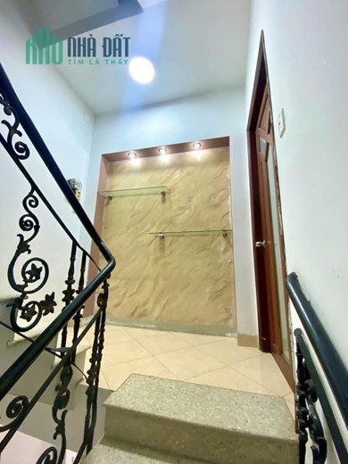 Ngộp giảm 4.1 tỷ còn 7.9 tỷ TL nhà 5 tầng Hòa Hưng,p13  Q10