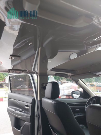 Chính chủ cần bán Outlander Misubishi 2.0 Premium. Trắng 2019