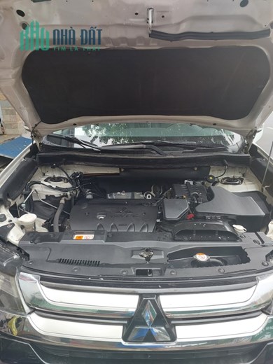 Chính chủ cần bán Outlander Misubishi 2.0 Premium. Trắng 2019