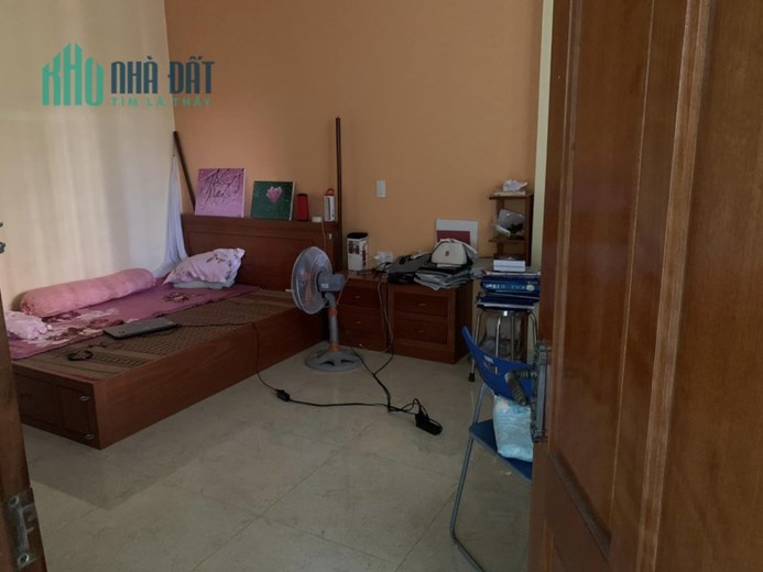 Nhà mặt phố lớn trung tâm Hải Châu, diện tích nhỏ tầm tiền. Vừa ở vừa kinh doanh.