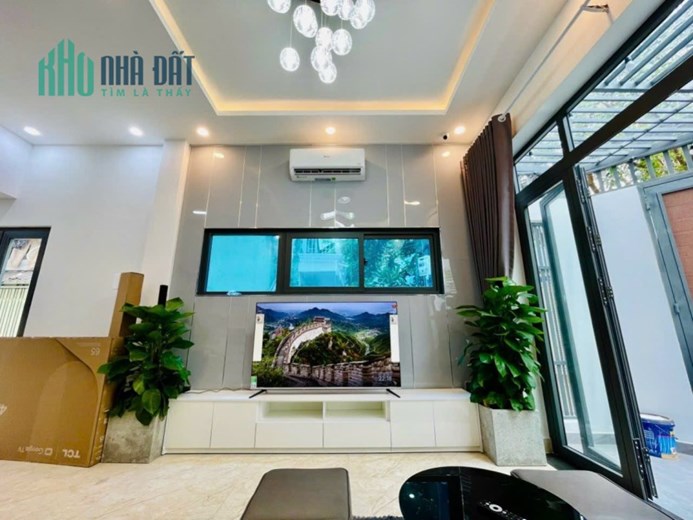 ✳️✳️ LÊN SÓNG EM NHÀ PHỐ THANG MÁY CỰC NGON
👌 Hẻm 1/ 5m xe hơi vào nhà
🔻 Giá : 8ty 500triệu còn