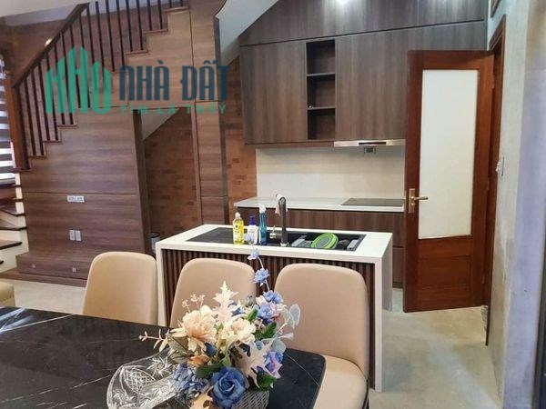 BÁN GẤP ĐÁO HẠN NGÂN HÀNG, 40 M2 MẶT NGÕ Ô TÔ, HÀNG XÓM KHAI SƠN giá 3,5 tỷ