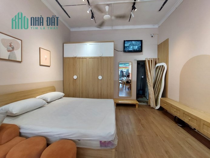 Cho thuê nhà nguyên căn, KD, VP, hộ gia đình, 40m2, 4T, 3N, 18tr, Đê La Thành.
