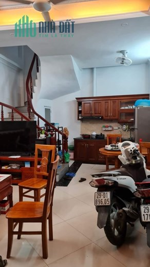 Bán nhà Bạch Mai, ngay gần trường học các cấp, DT41m2, giá 3 tỷ6.