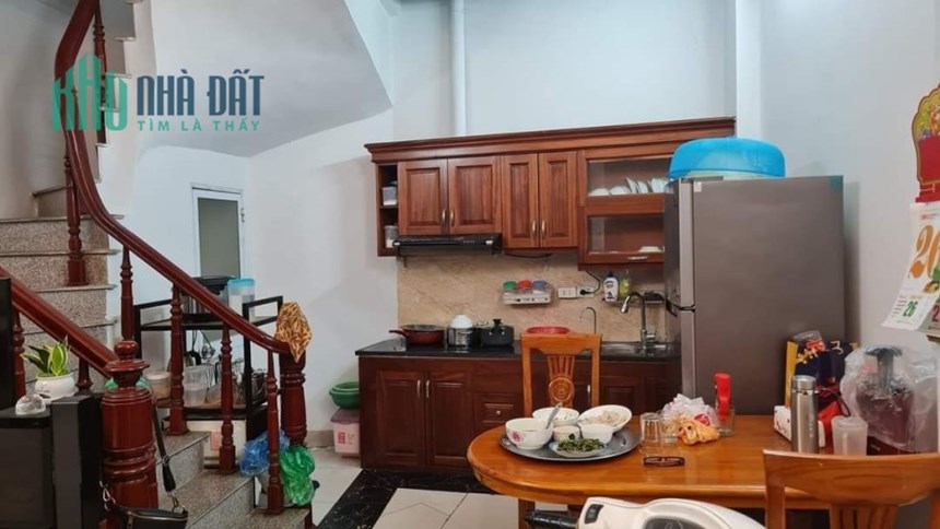 Bán nhà Bạch Mai, ngay gần trường học các cấp, DT41m2, giá 3 tỷ6.