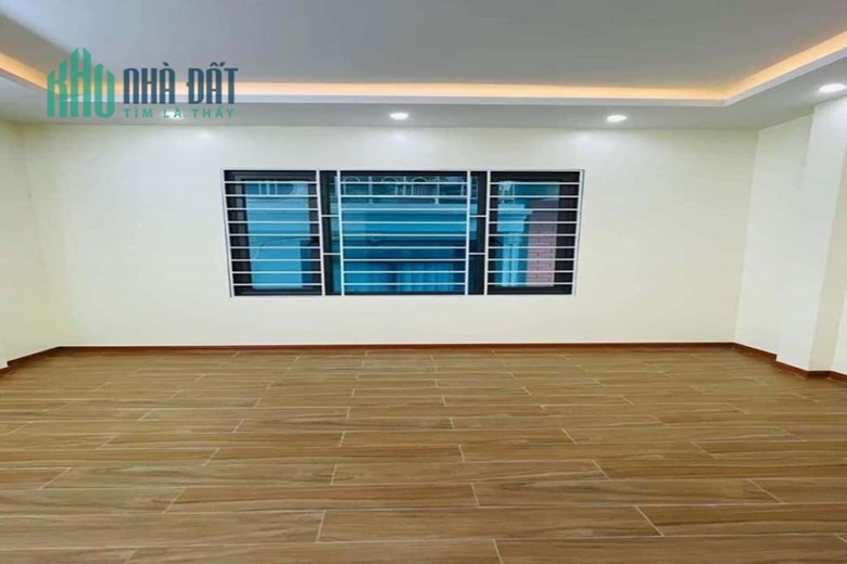 Bán nhà gần phố Tôn Thất Tùng, Đống Đa, 40m2, 5 tầng, xem nhà miễn phí
