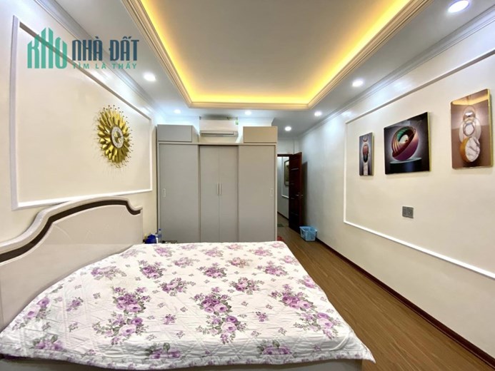 BÁN NHÀ PHỐ NGUYỄN SƠN, DT 75M, 5T, 11.9 TỶ  THANG MÁY - GARA Ô TÔ - KHU VIP CBCC NGHÀNH HÀNG KHÔNG