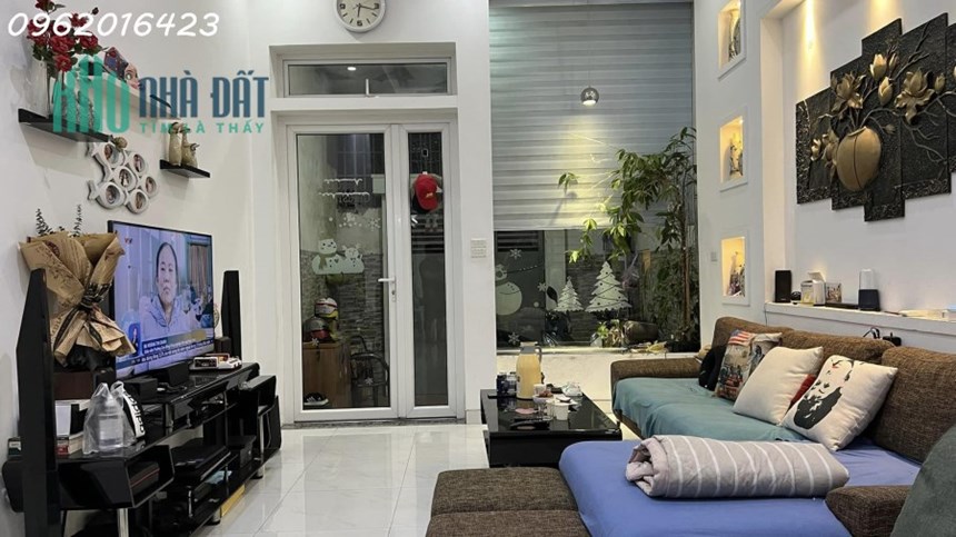 💥Mặt Phố Hoa Bằng Cầu Giấy, 12.6tỷ 68m Mt 4.2m, Lô Góc 3 Thoáng Vỉa Hè Kinh Doanh💥