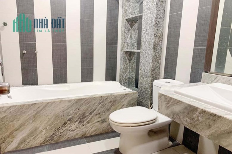 Bán nhà riêng gần Nguyễn Lương Bằng, Đống Đa, 67m2, 3 tầng, xây kiến trúc biệt thự sang trọng, ô tô