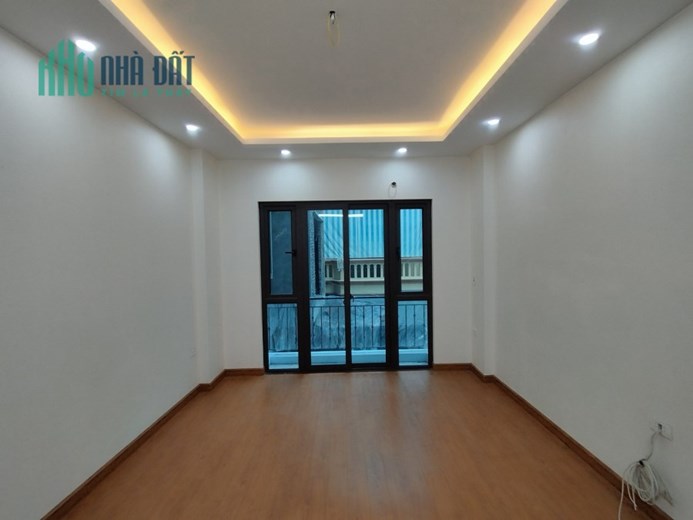 Bán nhà ngay cuối đường Bà Triệu  gần chợ  Hà Đông 37m2* 5Tầng . Giá 4.1 Tỷ.ô tô tránh cách nhà