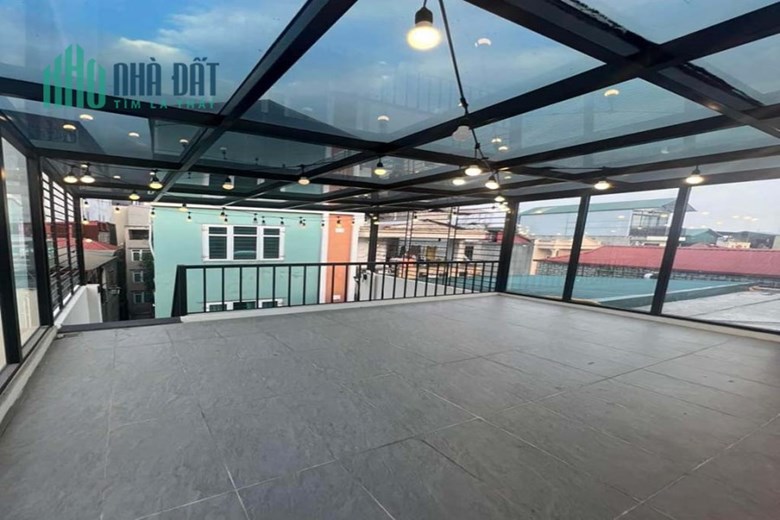 Nhà đẹp gần Đường Láng 40m2 x 5T, nội thất xịn xò, ngõ rộng tiện ích ngập tràn, giá nhỉnh 7 tỷ