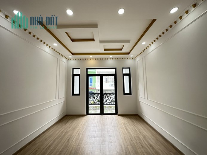 Bán nhà trệt 3 lầu 4PN5WC đường 8 mét 10,99 tỷ