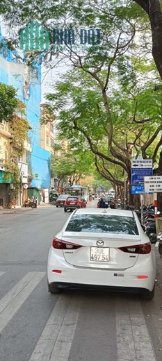 Sốc! Bán nhà Mặt phố Núi Trúc, Ba Đình 70mx5T MT5m chỉ 21 tỷ cho thuê 60 tr/tháng ô tô 2 chiều