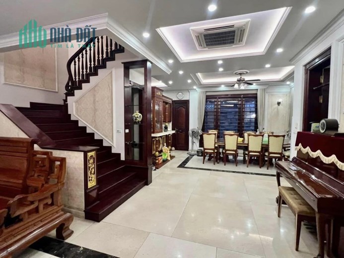 Biệt thự Cầu Giấy, lô góc, 180m2, MT 10m, thang máy, 3 thoáng, đẳng cấp