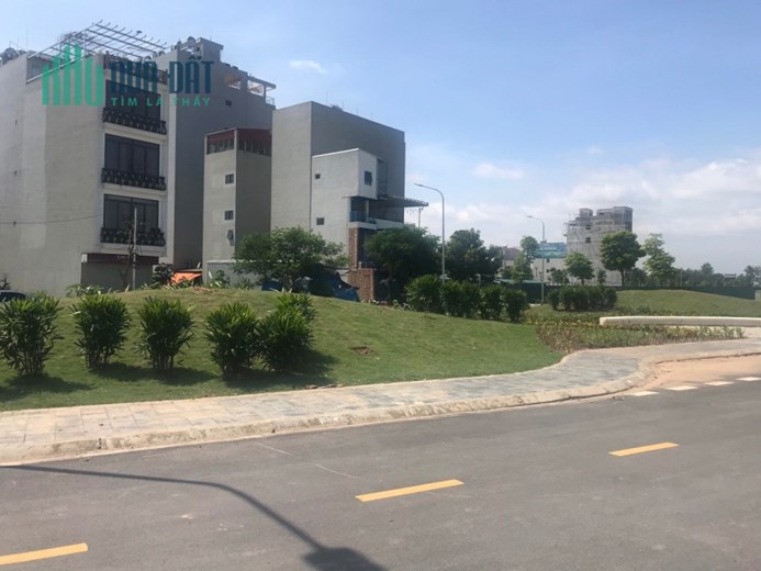 ĐẤU GIÁ VƯỜN ĐÀO DÃY N4. 117.25m2, mặt tiền 7m. VIEW CÔNG VIÊN HƯỚNG NAM