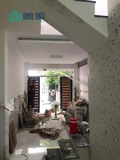 HẺM XE HƠI SÁT QUẬN 1 - PHƯỜNG 1 BÌNH THẠNH - 40m2 CÔNG NHẬN - 2 TẦNG BTCT - SỔ HỒNG VUÔNG ĐẸP -