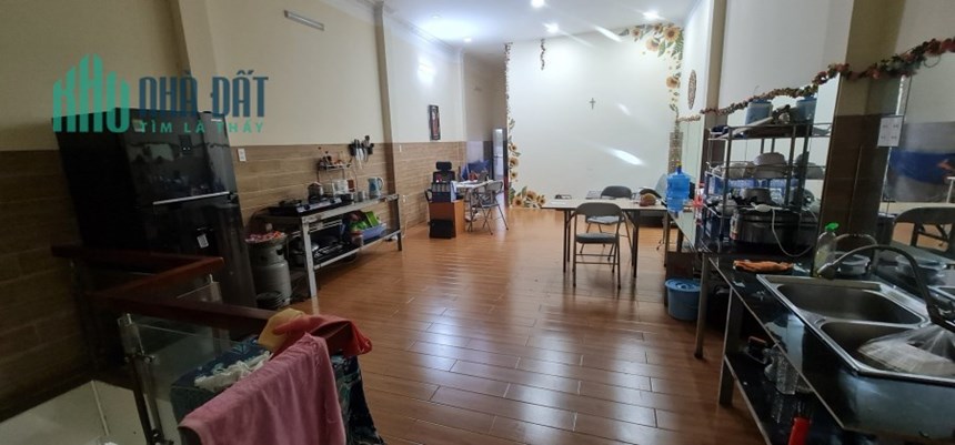 Cho thuê nhà mặt tiền 203 Tam Bình Thủ Đức 180m2
