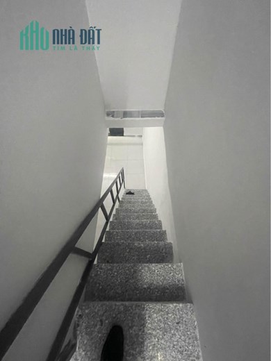 Bán Gấp Nhà 2 Tầng 40m2 Chỉ 2.2 tỷ-SHR công chứng ngay Hoàng Diệu 2,Thủ Đức,oto tấn cửa