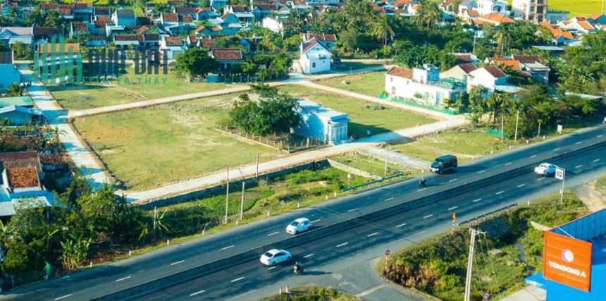 Bán nhanh 2 lô full thổ cư, đường 8m sát cạnh sân bay Charter - Bắc Vân Phong, giá tốt 8,9 triệu/m2