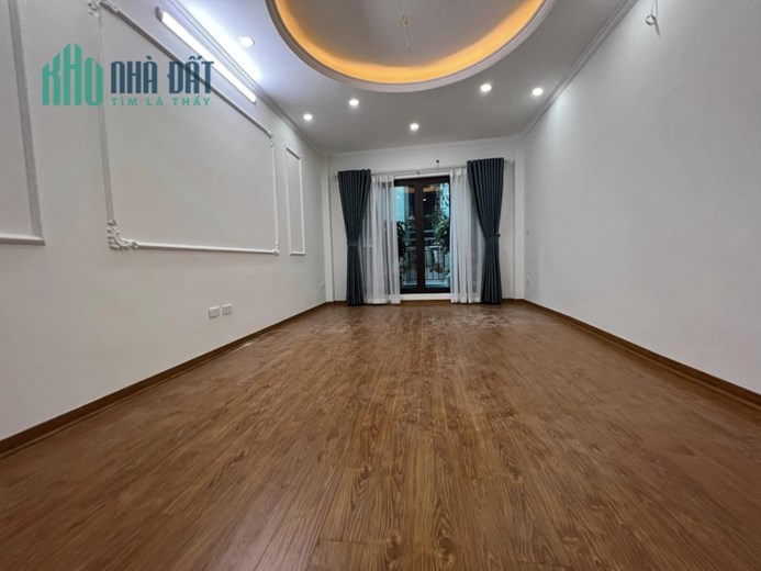 Bán nhà Đẹp Ngã Tư Sở, Quận Thanh Xuân, 45m²x6T,MT 3.9m. 6 tỷ.