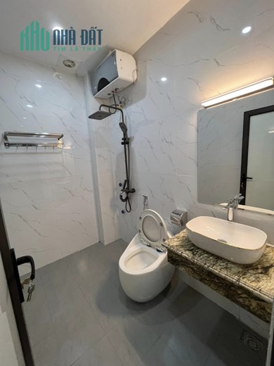 Bán nhà Đẹp Ngã Tư Sở, Quận Thanh Xuân, 45m²x6T,MT 3.9m. 6 tỷ.