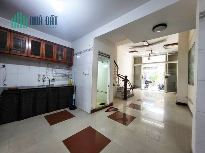 Bán nhà 4 tầng khu víp Hải Châu, 41,9m2, SHR, 3.9 tỷ. Lh:0905917798