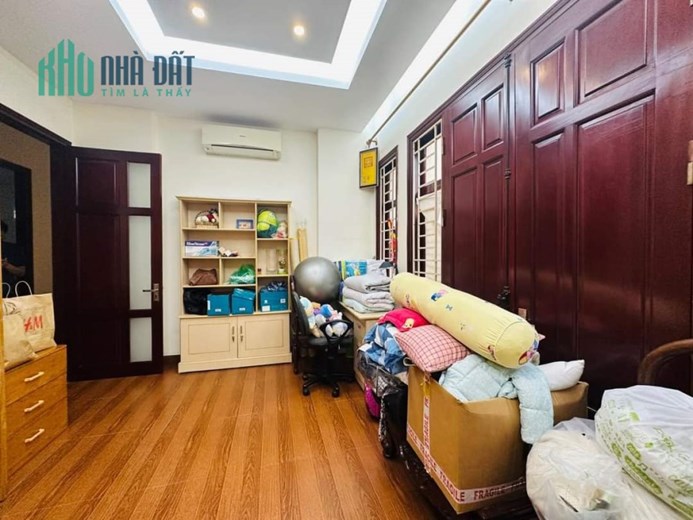 GẦN NGÃ LÁNG HẠ - HUỲNH THÚC KHÁNG. LÔ GÓC - GẦN PHỐ - Ô TÔ VÀO NHÀ - KINH DOANH VĂN PHÒNG. 62m2* 5