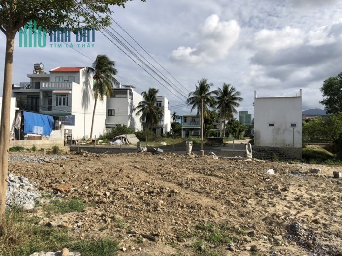 Cần bán lô đất mặt tiền đường Quy Đông (sát kho trứng) thuộc xã Vĩnh Thạnh ,Nha Trang