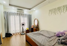 Bán gấp nhà Trần Quốc Toản oto đỗ sát cửa 26m 3 tầng mặt tiền 3.7m đủ nội thất 4.6 tỷ