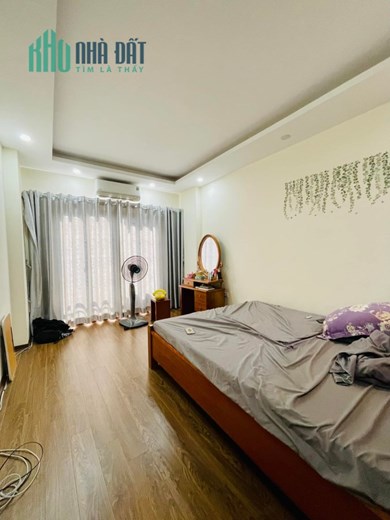 Bán gấp nhà Trần Quốc Toản oto đỗ sát cửa 26m 3 tầng mặt tiền 3.7m đủ nội thất 4.6 tỷ