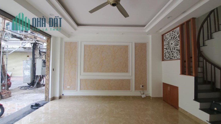BÁN GẤP NHÀ PHÙNG CHÍ KIÊN -THANG MÁY ÊM DU - HIẾM CÓ - Ô TÔ VÀO NHÀ
DIỆN TÍCH 50 M + 7 TẦNG, MẶT