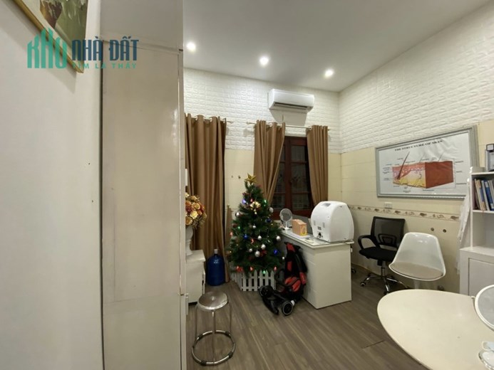 Cho thuê nhà nguyên căn Trung Kinh 55m 5 tầng. MT4.5m. Oto, KD. 26.5tr