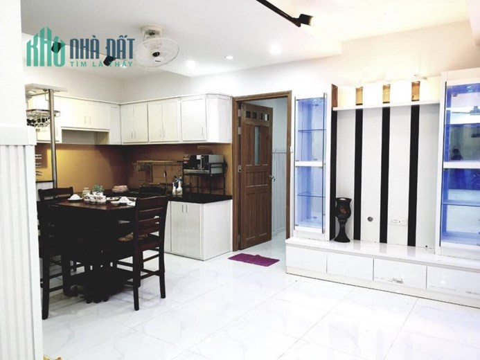 Hiếm có nhà trước mặt chợ chỉ hơn 5 tỷ có ngay nhà đẹp chưa tơi trăm triệu trên mét