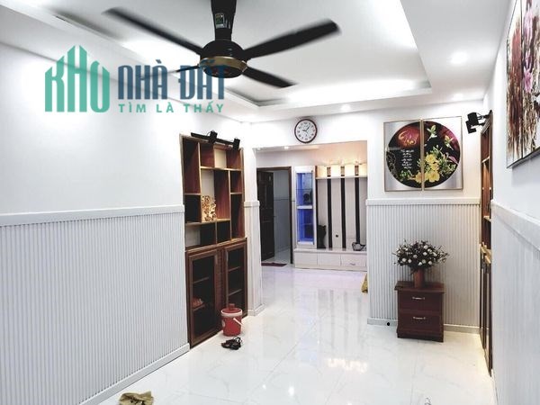 Hiếm có nhà trước mặt chợ chỉ hơn 5 tỷ có ngay nhà đẹp chưa tơi trăm triệu trên mét