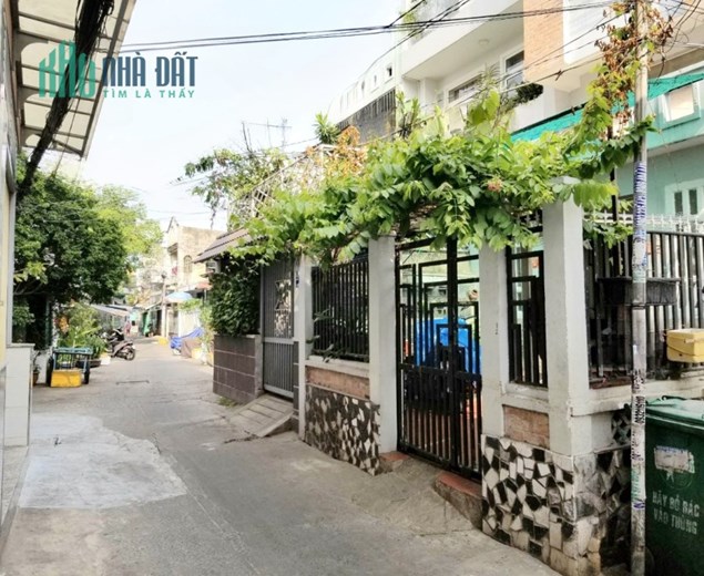 Nhà 4 tầng hẻm Dương Bá Trạc Phường 1 Quận 8. Giá 4,8 tỷ TL