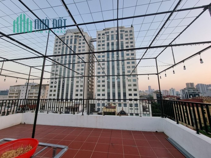 Bán nhà Hoàng Quốc Việt, Cầu Giấy. 75m2x8; MT8m; giá 23.5 tỷ. Phương