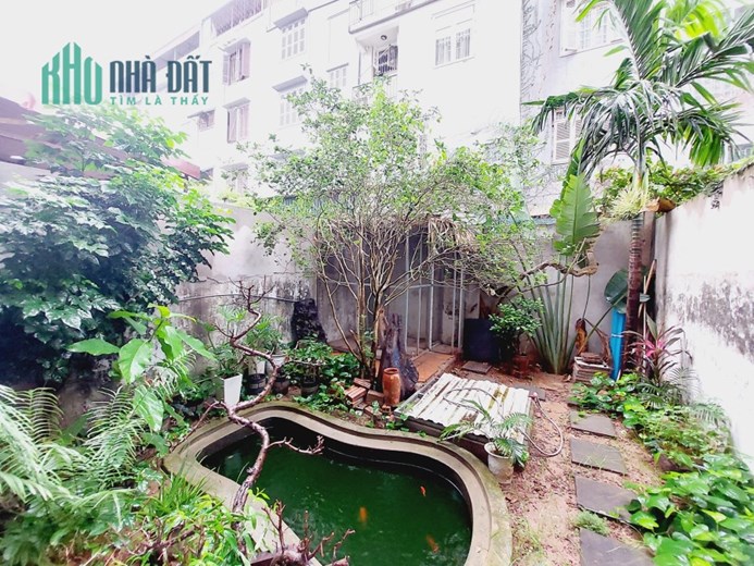Biệt thự giữa phố Nguyễn Văn Cừ, 370m, MT 16m, giảm giá 18 tỷ 8