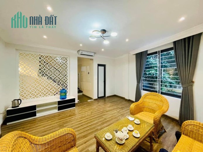 Chính chủ bán nhà Hào Nam 43m2, 5 tầng, gần Nhạc viện giá hơn 4,5 tỷ