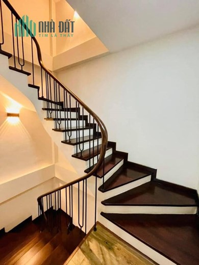 Chính chủ bán nhà Hào Nam 43m2, 5 tầng, gần Nhạc viện giá hơn 4,5 tỷ