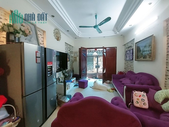 Bán nhà riêng Lạc Long Quân, gần Hồ Tây, xây 5 tầng. LH: Địa Thủy Sư Trần Thọ 0906299843