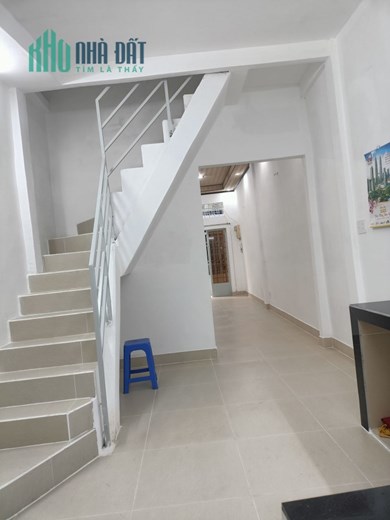 Nhà Hẻm Đẹp 1 Sẹt Thẳng Tắp, 42m2, 3PN, 2 Tầng, 6,8 Tỷ, CMT 8 Tân Bình