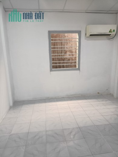 Nhà Hẻm Đẹp 1 Sẹt Thẳng Tắp, 42m2, 3PN, 2 Tầng, 6,8 Tỷ, CMT 8 Tân Bình