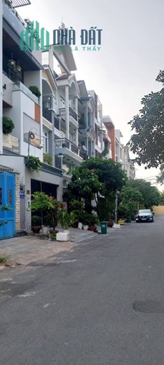 TRUNG TÂM QUẬN 7- CHỢ TÂN QUY - NGANG KHỦNG HƠN 10M - THÍCH HỢP XÂY BIỆT THỰ - VILLA - CĂN HỘ CAO