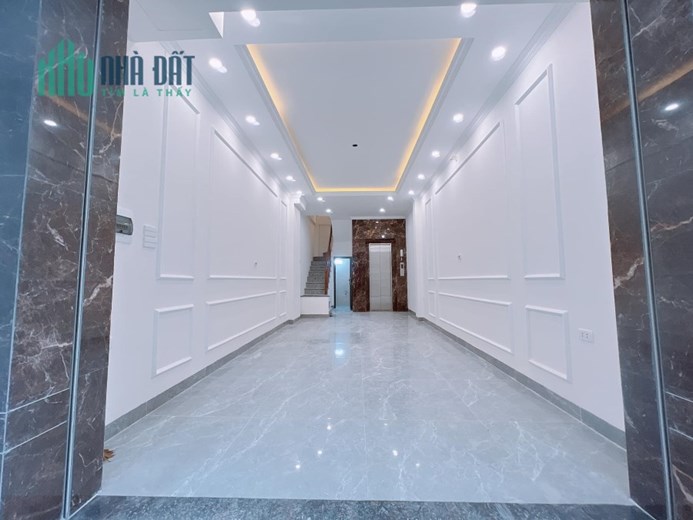 Bán nhà ngõ 1 Bùi Xương Trạch 6 Tầng 33m2 Thang máy, oto 5 tạ qua nhà, nhỉnh 5 Tỷ