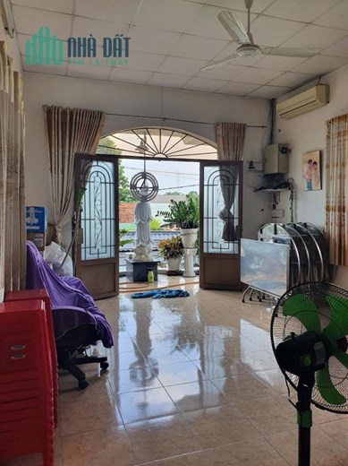 Bán nhà HXH đường Phan Văn Hớn, Hóc Môn, 300m2, giá 10 tỷ TL.